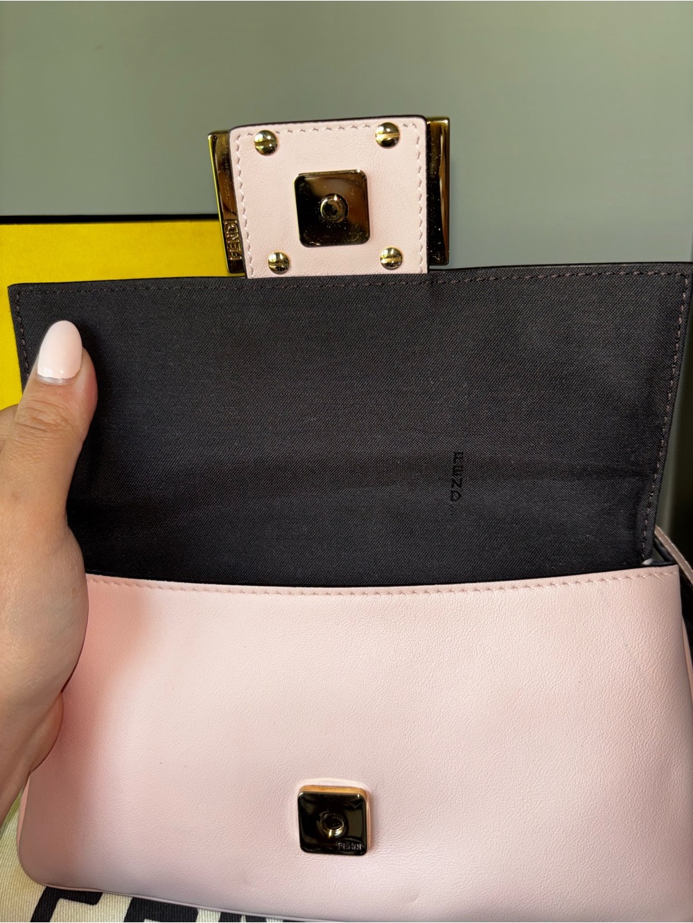 Fendi Pink Baguette Shoulder Bag Full Set - Picture 5 of 16